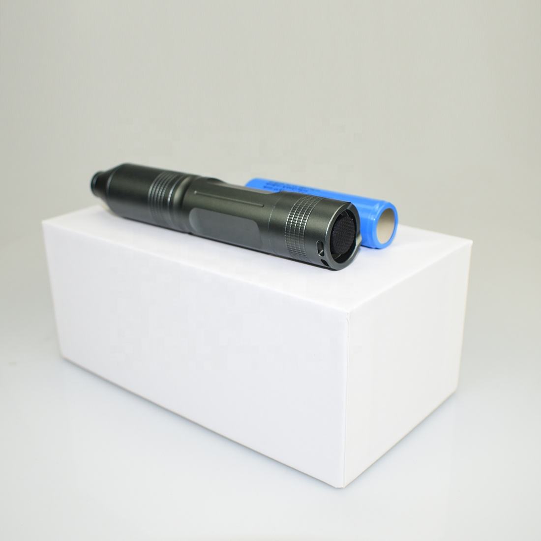 Portable Battery Medical Pure Cold Light Source With High Light Flux