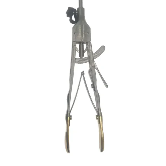 V shape laparoscopy needle holder , golden coated handle